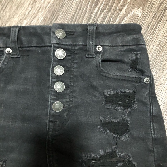 American Eagle Size 00 Black Distressed High-Waisted Denim Shorts - Picture 2 of 6